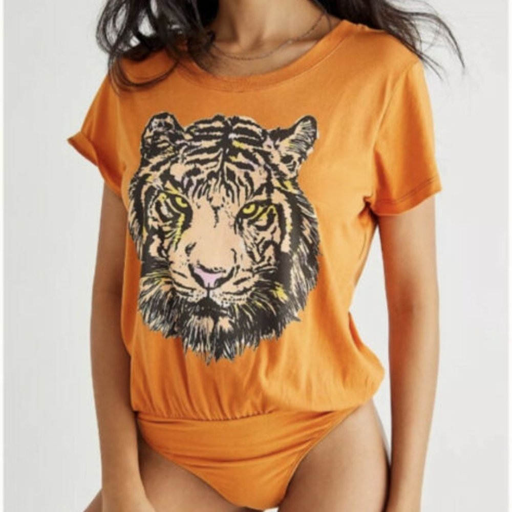 Daydreamer X Free People Women’s Size XS Orange Short Sleeve Tiger Bodysuit